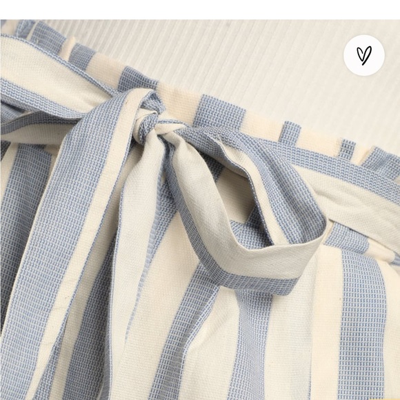 Lulu’s Blue & Ivory Striped Paper bag Pants - Picture 4 of 7